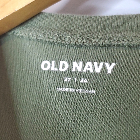 FREE ADD-ON‼️ Old Navy Green Kids Long Sleeve Shirt - Size 3T (small spot) - Picture 12 of 12